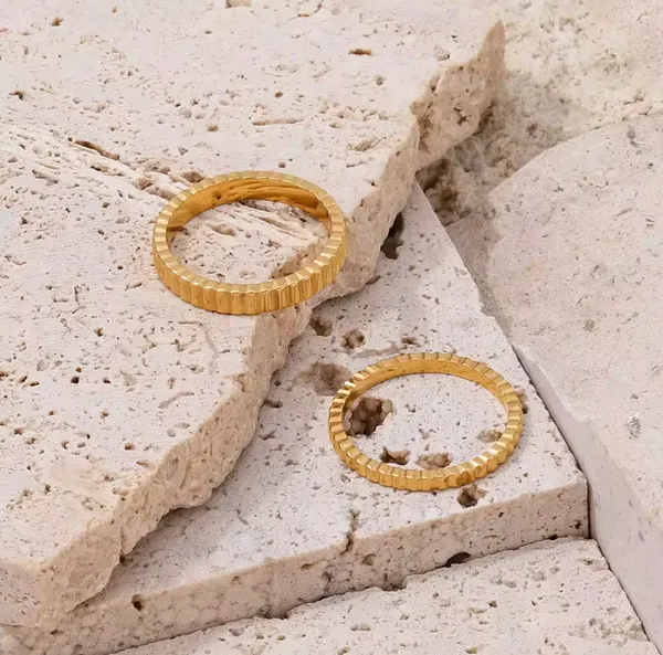Golden_Stainless_Steel_And_Hypoallergenic_Coating_Ring_For_Women